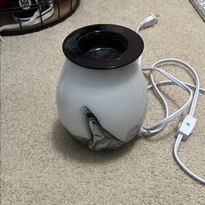Black and White Swirl Electric Wax Warmer
